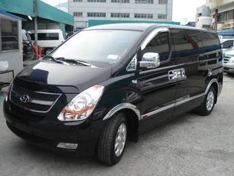 2010 Hyundai Grand Starex Photos