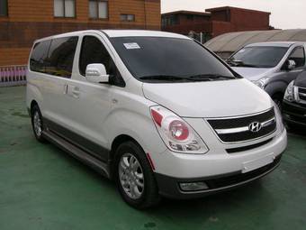 2010 Hyundai Grand Starex Photos