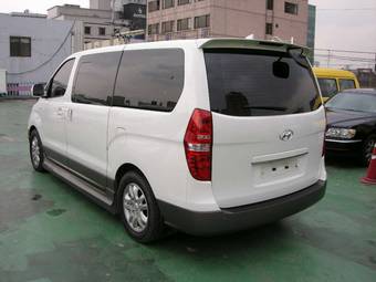 2010 Hyundai Grand Starex Pictures