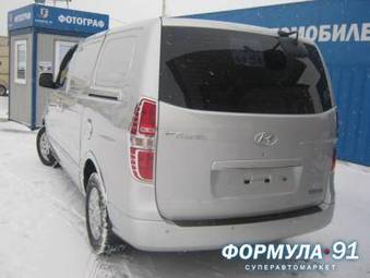 2010 Hyundai Grand Starex Pictures