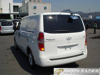 2010 Hyundai Grand Starex Photos