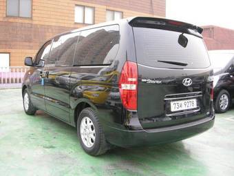 2010 Hyundai Grand Starex Photos
