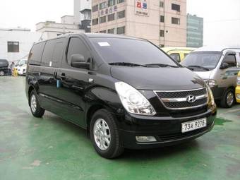 2010 Hyundai Grand Starex Pictures