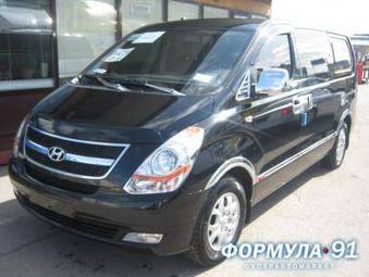 2010 Hyundai Grand Starex Photos