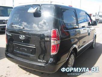 2010 Hyundai Grand Starex Pictures