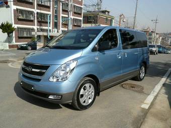 2010 Hyundai Grand Starex Pictures