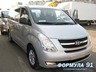 2010 Hyundai Grand Starex Photos