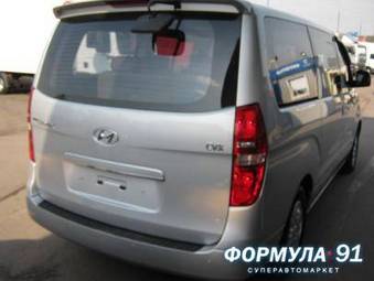 2010 Hyundai Grand Starex Photos