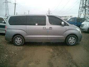 2010 Hyundai Grand Starex Photos