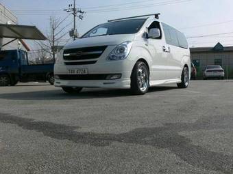 2010 Hyundai Grand Starex Pics