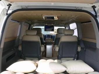 2010 Hyundai Grand Starex Photos