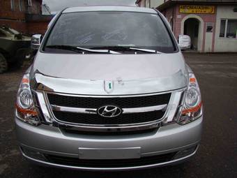 2010 Hyundai Grand Starex Pictures