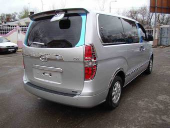 2010 Hyundai Grand Starex Photos