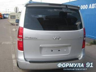 2010 Hyundai Grand Starex Photos