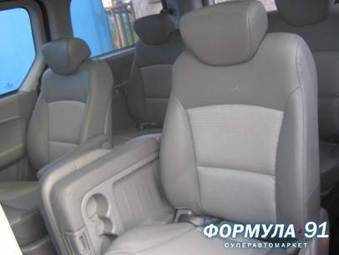 2010 Hyundai Grand Starex Photos