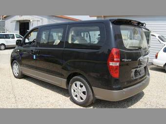 2010 Hyundai Grand Starex Pictures