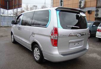 2010 Hyundai Grand Starex Photos