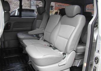 2010 Hyundai Grand Starex Pictures