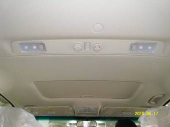 2010 Hyundai Grand Starex Pictures