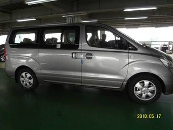 2010 Hyundai Grand Starex Photos