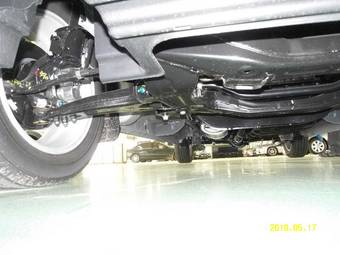 2010 Hyundai Grand Starex Pictures