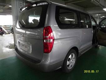 2010 Hyundai Grand Starex Pics
