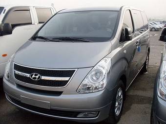 2010 Hyundai Grand Starex Photos