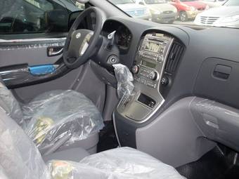 2010 Hyundai Grand Starex Pictures