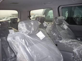 2010 Hyundai Grand Starex Photos
