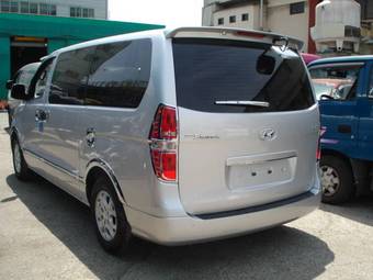 2010 Hyundai Grand Starex Pictures