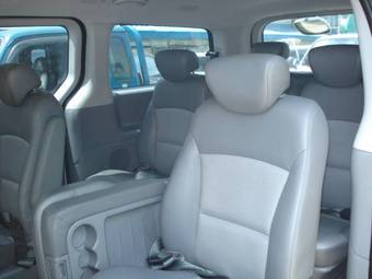 2010 Hyundai Grand Starex Photos