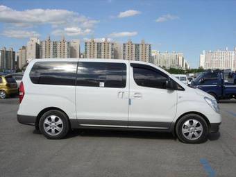 2010 Hyundai Grand Starex Photos