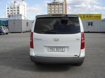 2010 Hyundai Grand Starex Pictures