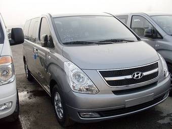 2010 Hyundai Grand Starex Photos