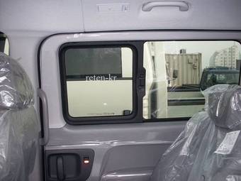 2010 Hyundai Grand Starex Pictures