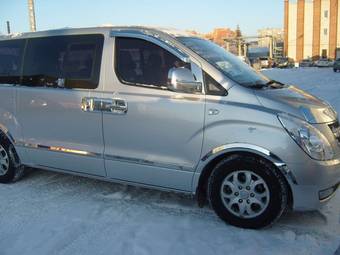 2010 Hyundai Grand Starex Pictures