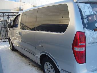 2010 Hyundai Grand Starex Photos