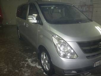 2010 Hyundai Grand Starex Photos