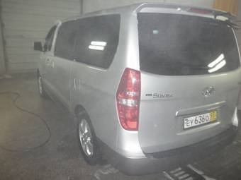 2010 Hyundai Grand Starex Pictures