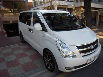 2010 Hyundai Grand Starex Pics