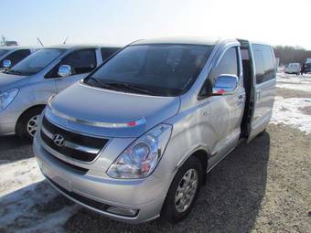 2010 Hyundai Grand Starex Pictures