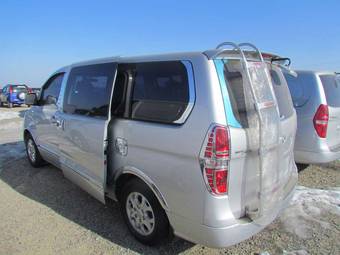 2010 Hyundai Grand Starex Photos