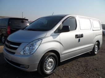 2010 Hyundai Grand Starex Photos