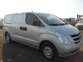 2010 Hyundai Grand Starex Photos