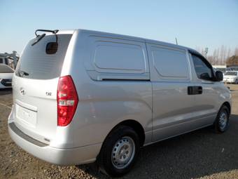2010 Hyundai Grand Starex Pictures