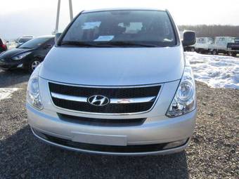 2010 Hyundai Grand Starex Photos