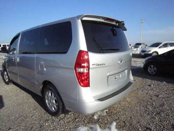 2010 Hyundai Grand Starex Pictures