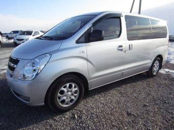 2010 Hyundai Grand Starex Photos