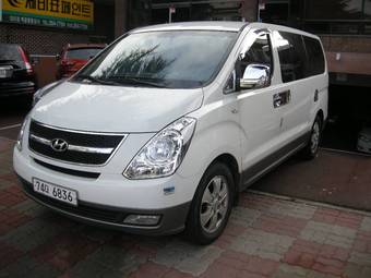 2010 Hyundai Grand Starex Photos