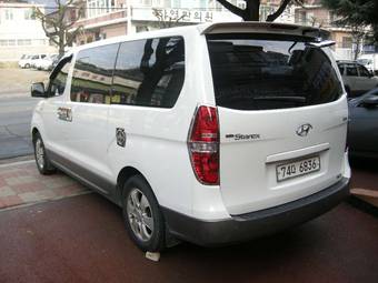 2010 Hyundai Grand Starex Pictures